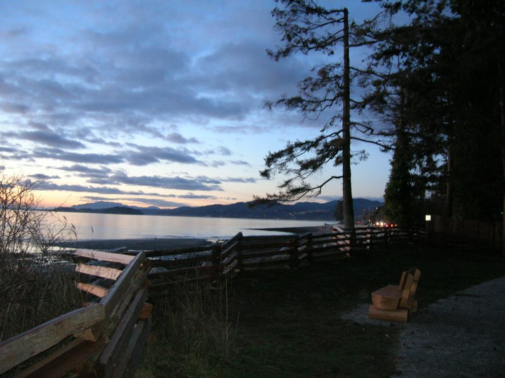 Davis Bay Bed & Breakfast Sechelt Buitenkant foto