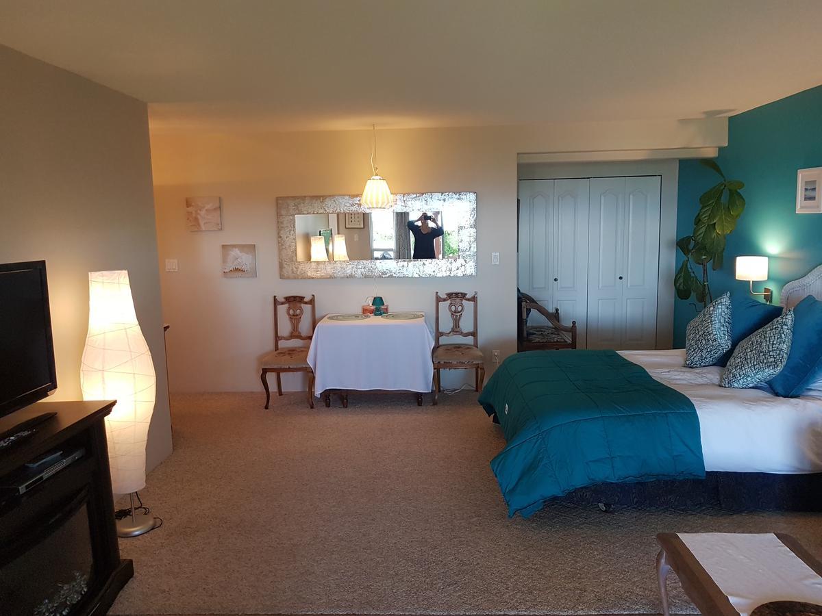 Davis Bay Bed & Breakfast Sechelt Buitenkant foto